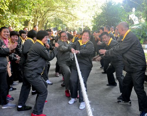 陳宏金：永春分公司開展迎新年拔河比賽。2[2].jpg