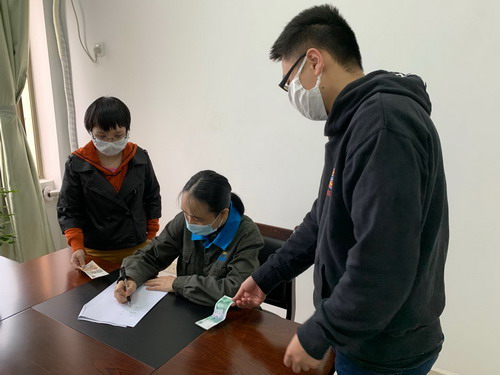 范莉：龍巖分公司女工委開展“母親健�?+1”公益募捐活動_調(diào)整大小.jpg