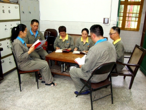 （一）導(dǎo)爆支部開展研討活動.JPG