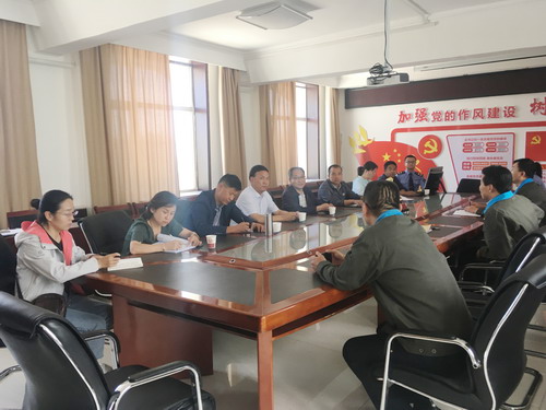 青海省應(yīng)急管理廳副廳長王躍榮一行在1號會議室召開職業(yè)衛(wèi)生工作檢查反饋會_調(diào)整大小.jpg